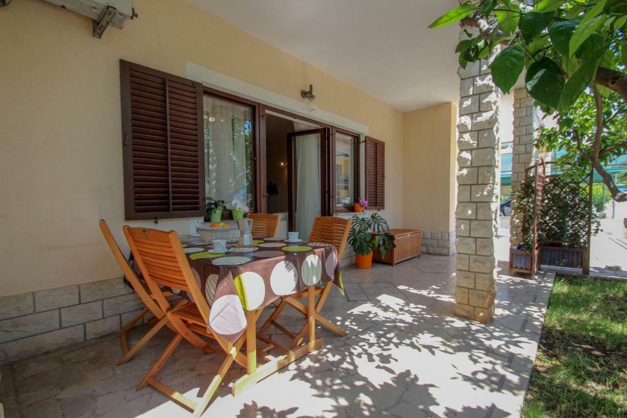 Apartment Sanja Новиград Экстерьер фото